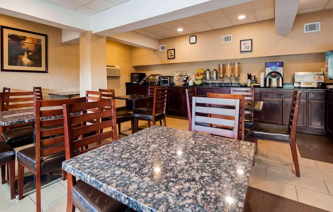 Best Western Fort Washington Inn Екстериор снимка