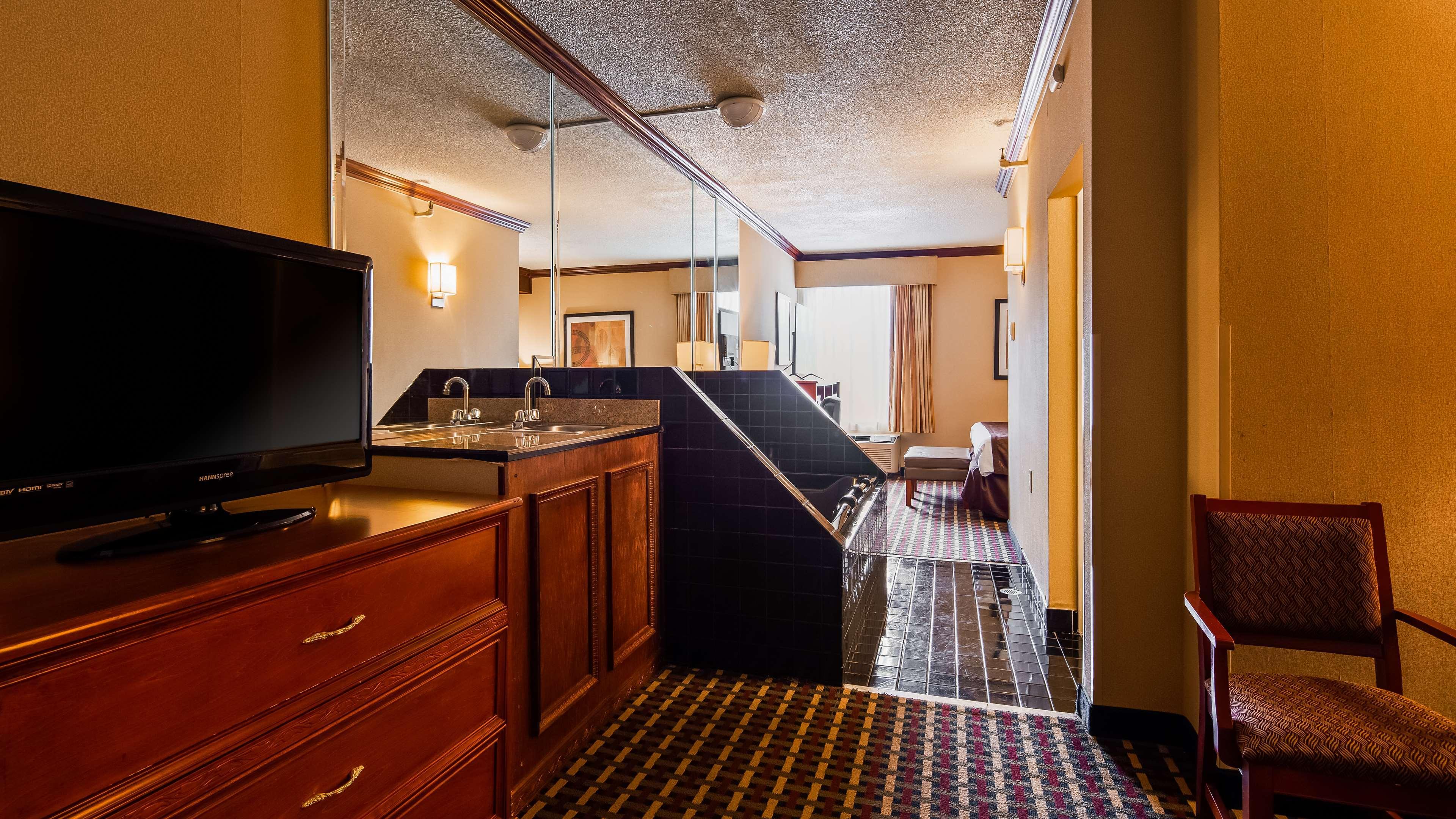 Best Western Fort Washington Inn Екстериор снимка