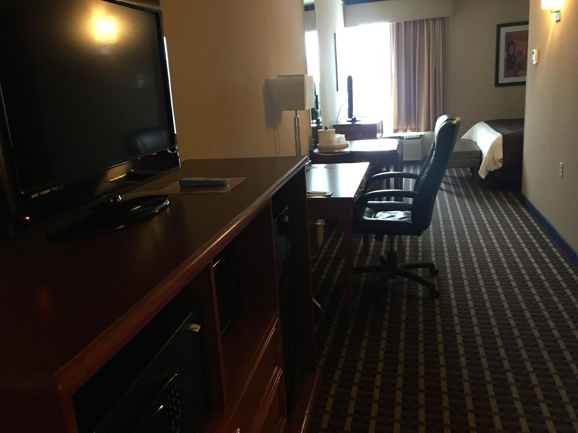 Best Western Fort Washington Inn Екстериор снимка